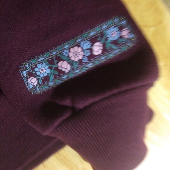 Vintage Morning Sun Floral Collared Crewneck - Picture 5 of 11